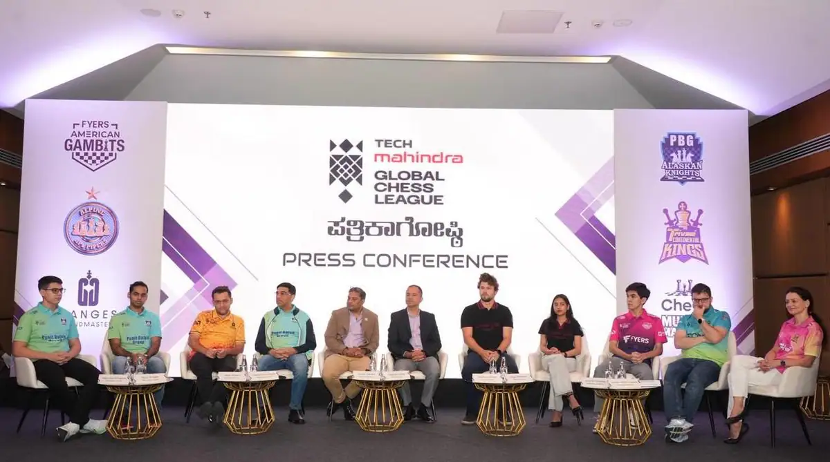Trophy unveil (L to R): Yağız Kaan Erdoğmuş, Arjun Erigaisi, Levon Aronian, Viswanathan Anand, Gourav Rakshit, Commissioner -Tech Mahindra Global Chess League; Peeyush Dubey, Chairperson -Tech Mahindra Global Chess League; Magnus Carlsen, Divya Deshmukh, Alexandra Kosteniuk, Maxime Vachier-Lagrave and Javokhir Sindarov.